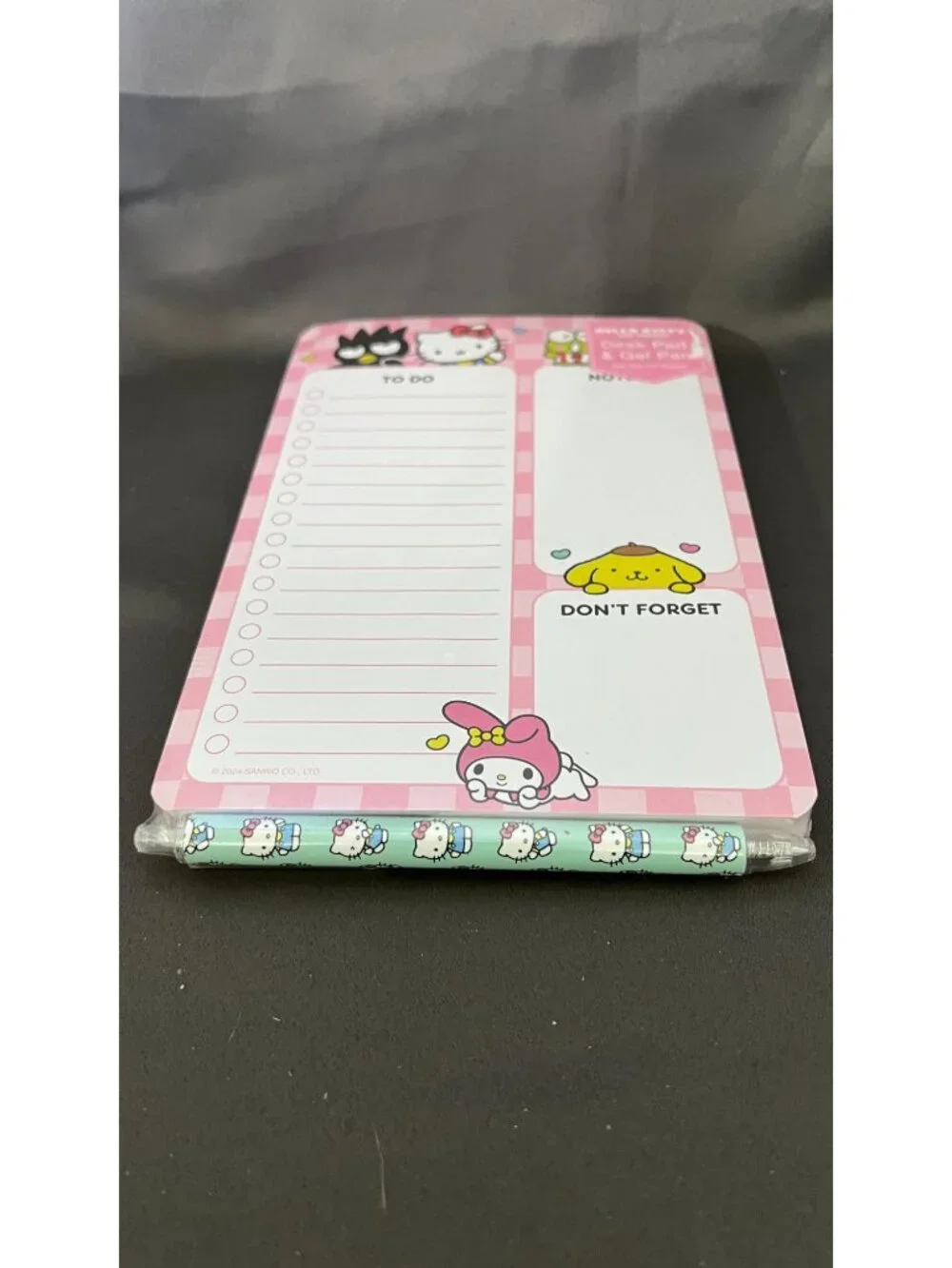 Hello Kitty & Friends Desk Pad And Gel Pen Set 100 Sheets